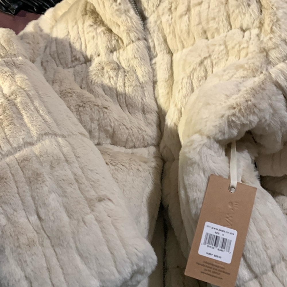 Bearpaw Women’s Small Jacket NWT
